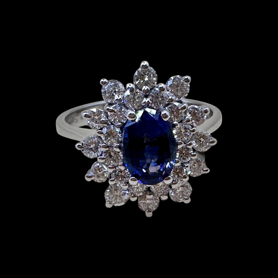Anello Modello Marghrtita in Oro 18k Zaffiro Royal Blue  1,17 ct e Diamanti Naturali 0,96 ct.