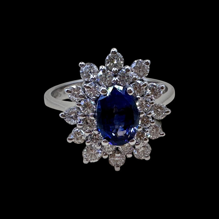Anello Modello Marghrtita in Oro 18k Zaffiro Royal Blue  1,17 ct e Diamanti Naturali 0,96 ct.