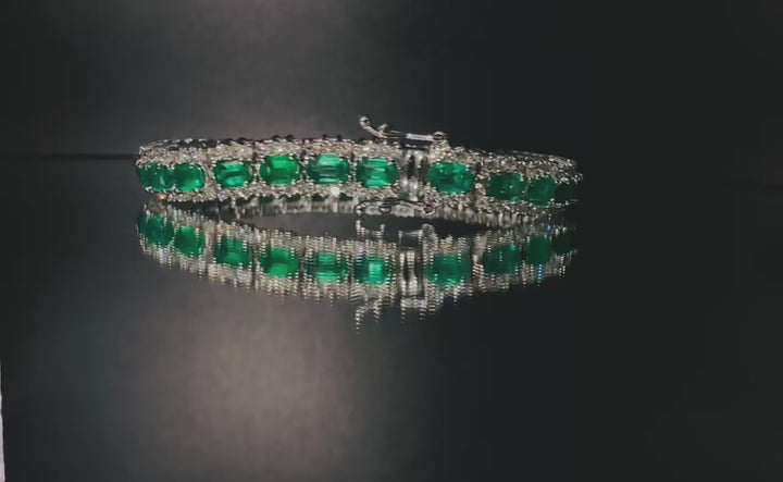 Bracciale Modello Unico in Oro 18k Smeraldi Naturali 9,00ct e Diamanti 2,85ct.